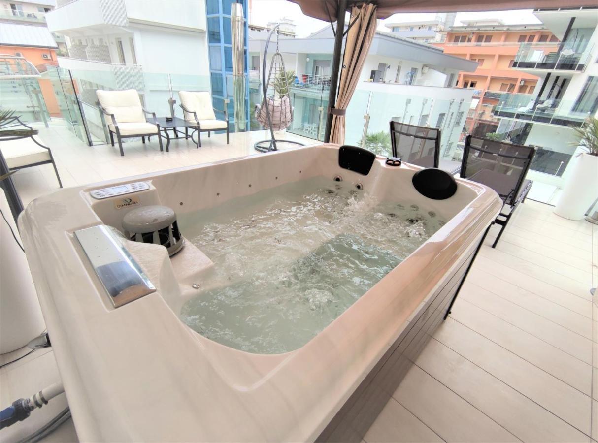 Hotel Rossini 4S لينانو سابيادورو المظهر الخارجي الصورة