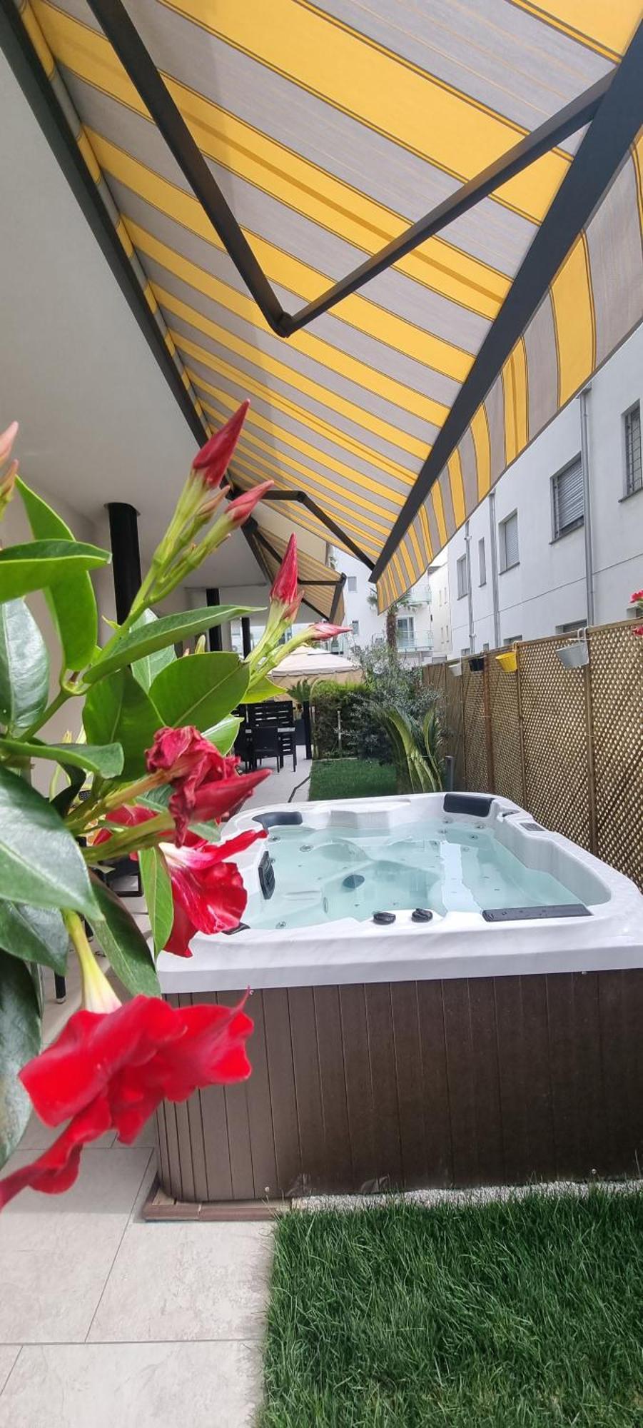 Hotel Rossini 4S لينانو سابيادورو المظهر الخارجي الصورة