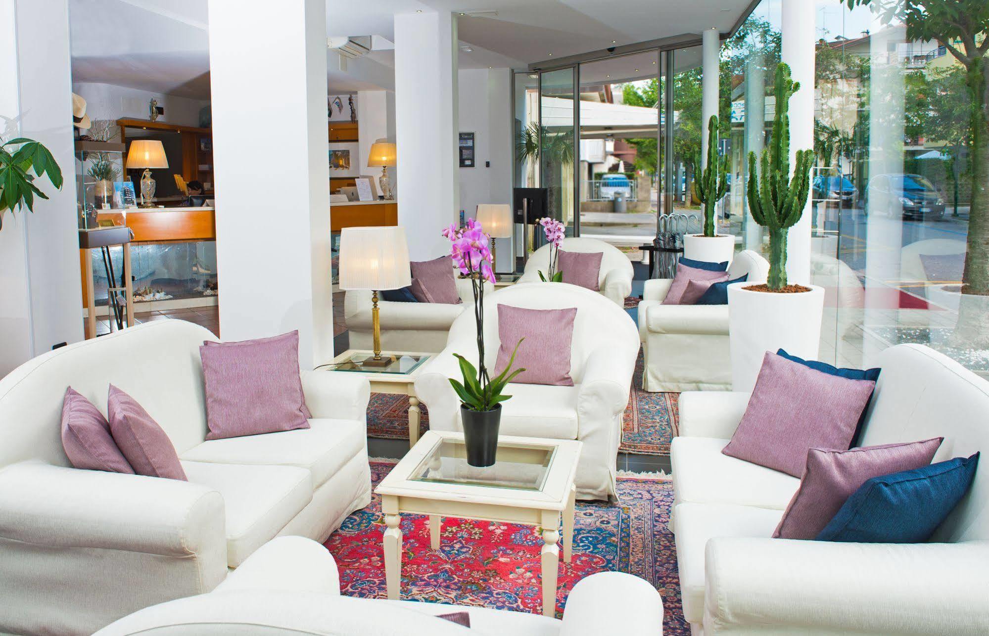Hotel Rossini 4S لينانو سابيادورو المظهر الخارجي الصورة