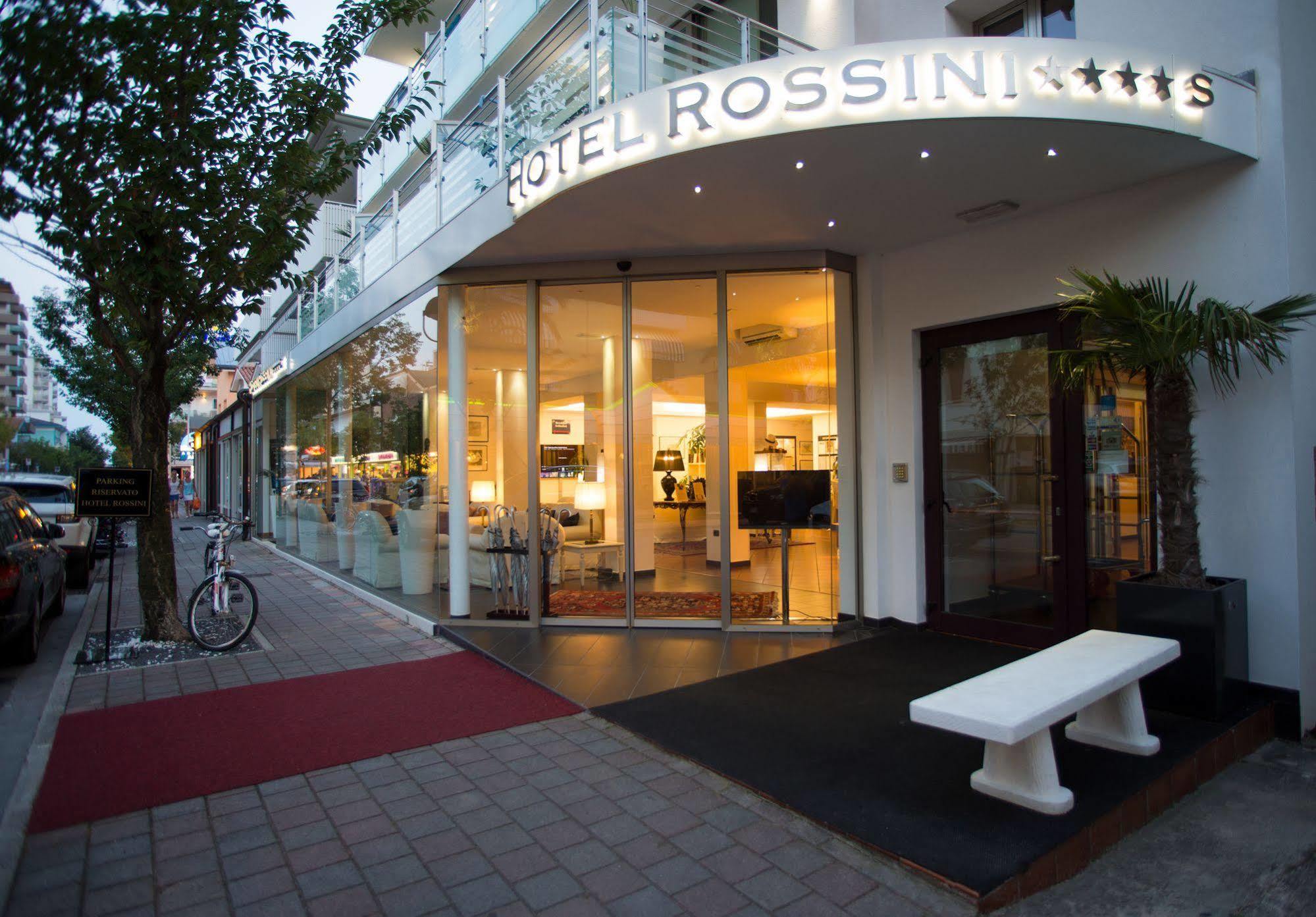 Hotel Rossini 4S لينانو سابيادورو المظهر الخارجي الصورة